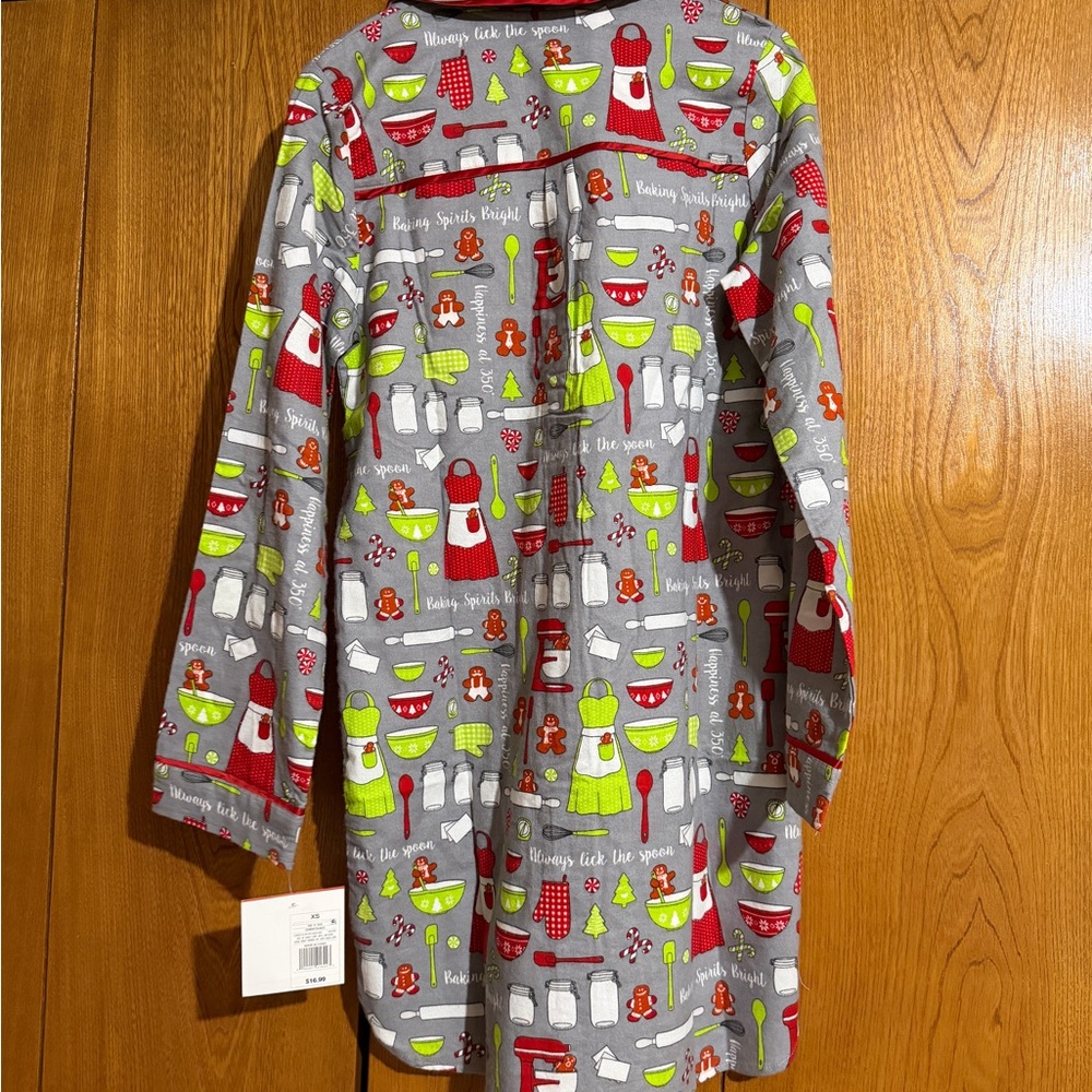 Gray-Red-Green‎ Ladies Christmas baking/cooking Sleep shirt 18.5” pit2pit NEW - Picture 6 of 8